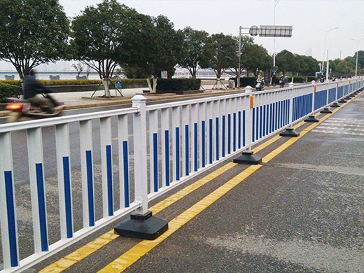 道路隔離護欄